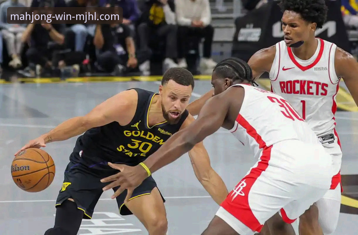 NBA常规赛火箭大胜尼克斯：从战术变阵到团队篮球的深度解析